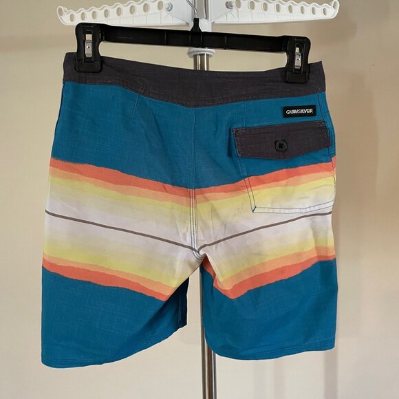 Boy's Quiksilver Highline Swim Shorts Trunks Size 12 Pre-owned - Picture 2 of 2